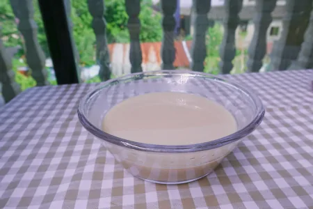 热乎乎的黑钻奶茶太适合冬天喝了，自己在家里就能做，做法好简单（黑钻奶茶怎么做?）