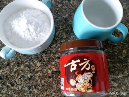 别再喝外面的“香精奶茶”了，自己在家就能做，简单又好喝（奶茶香精的作用与功效图片）
