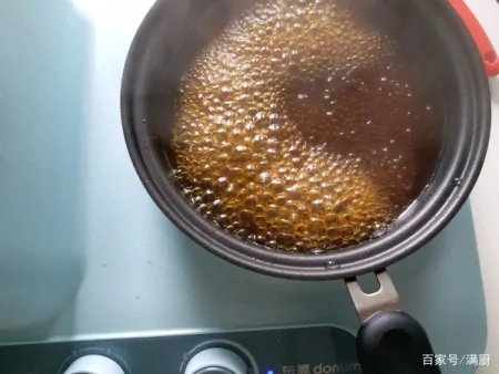 别再喝外面的“香精奶茶”了，自己在家就能做，简单又好喝（奶茶香精的作用与功效图片）