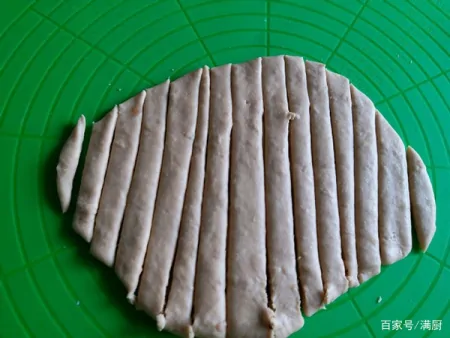 别再喝外面的“香精奶茶”了，自己在家就能做，简单又好喝（奶茶香精的作用与功效图片）