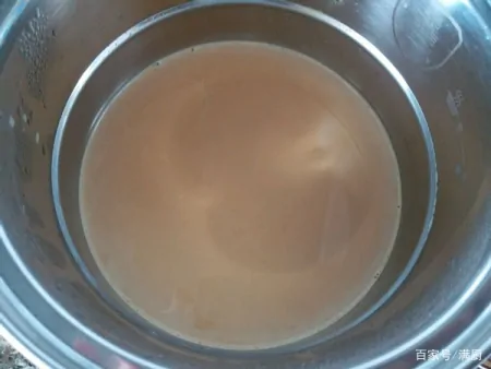 别再喝外面的“香精奶茶”了，自己在家就能做，简单又好喝（奶茶香精的作用与功效图片）