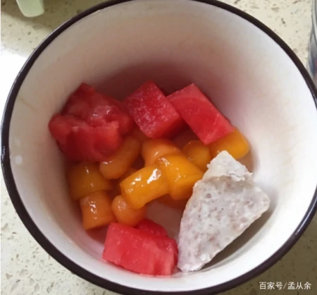 适合夏天的芋圆奶茶，自制简单，一起做吧！（芋圆奶茶的做法和配方）