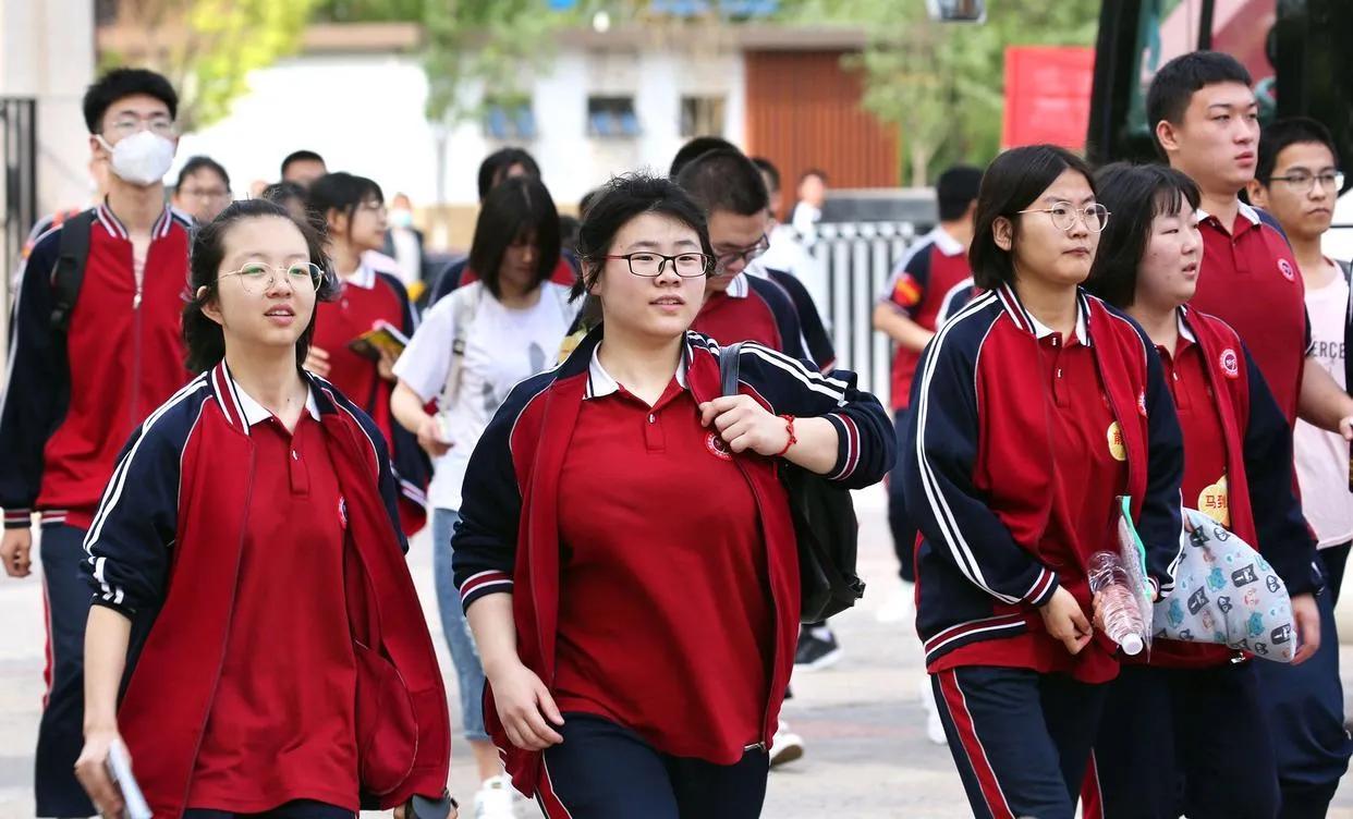 2023高考成绩即将公布，查询高考成绩有3种渠道，第2种最刺激！-2021年高考成绩如何查询