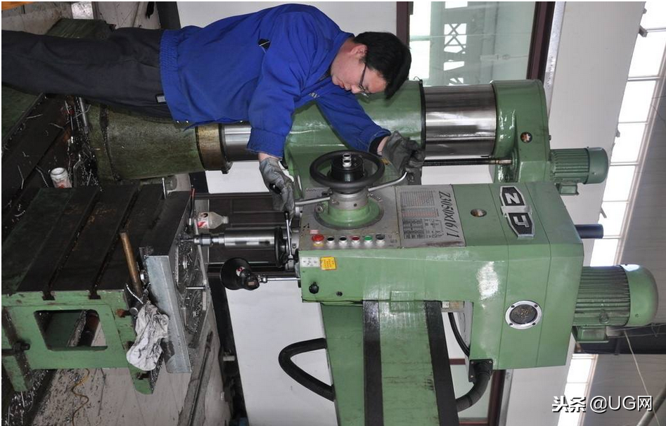 兄弟两个一起学习UG模具设计，目的不一样，初衷却都是提升自己我（ug设计模具全过程）