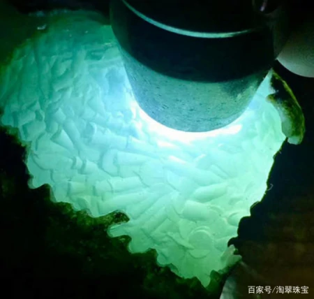 冰种翡翠原石值钱吗，如何看冰种翡翠原石？-冰种翡翠原石什么价位