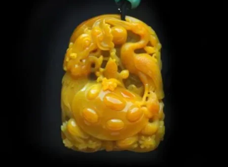 翡翠原石表面，乱涂乱画的字母或者图案，也有一定的含义-翡翠原石料子图片