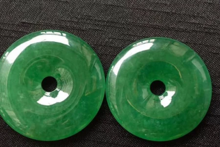 别总觉得只要是翡翠价值就连城，别顾着高兴，这几种扔掉都不可惜-翡翠真的值那么多钱吗