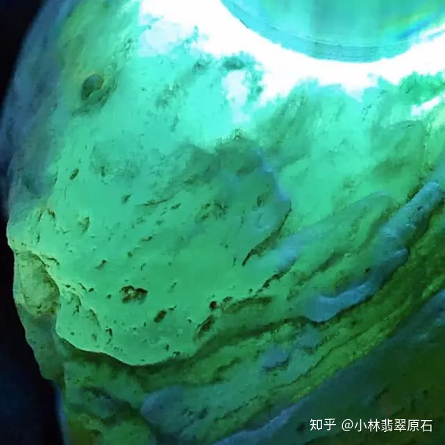 什么是翡翠原石-什么是翡翠原石春料