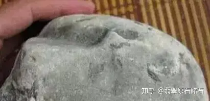 最全15种翡翠原石皮壳知识，翡翠原石图片文字释全！-翡翠原石的皮色种类