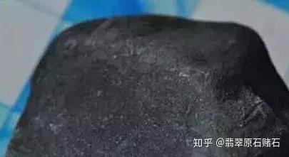 最全15种翡翠原石皮壳知识，翡翠原石图片文字释全！-翡翠原石的皮色种类