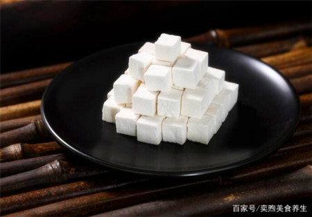 茯苓对我们人体而言到底有什么功效？提醒：这几点功效各位要知晓（茯苓主要起什么作用）