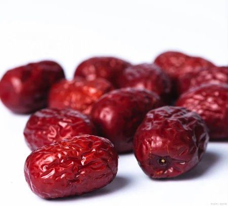 红枣枇杷煮水喝的功效和作用（枇杷红枣糖水怎么煮）