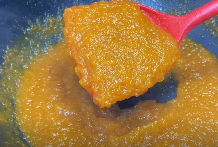 如果你家门口有枇杷树的话，一定要给孩子熬上一锅川贝枇杷膏！（枇杷树栽在门口风水怎么样）