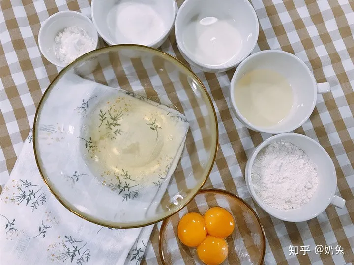 零基础家庭戚风蛋糕教程（家庭戚风蛋糕配方）