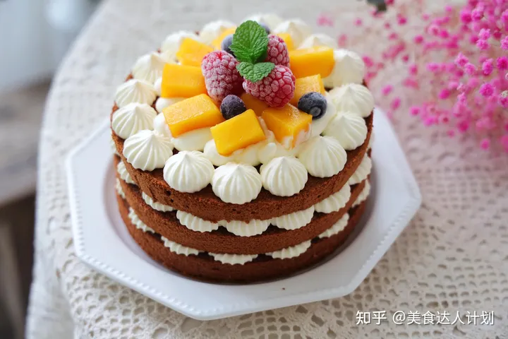 家里人过生日，花4小时匆忙做了一个蛋糕，跟买的一样，省钱了哈（过生日蛋糕流程）