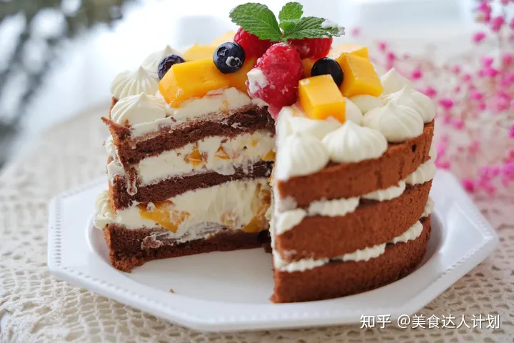 家里人过生日，花4小时匆忙做了一个蛋糕，跟买的一样，省钱了哈（过生日蛋糕流程）