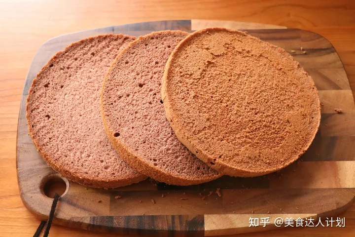 家里人过生日，花4小时匆忙做了一个蛋糕，跟买的一样，省钱了哈（过生日蛋糕流程）