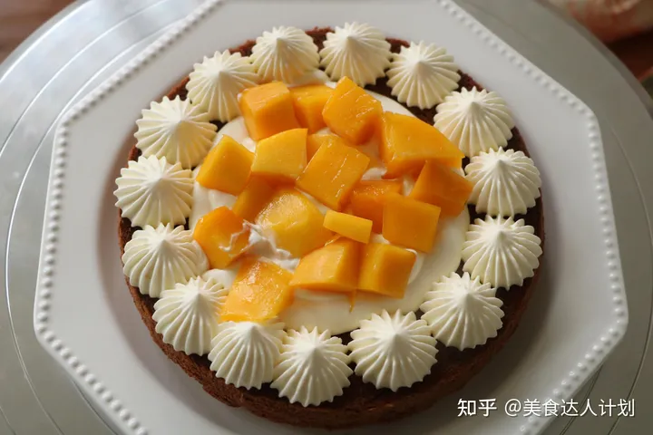 家里人过生日，花4小时匆忙做了一个蛋糕，跟买的一样，省钱了哈（过生日蛋糕流程）