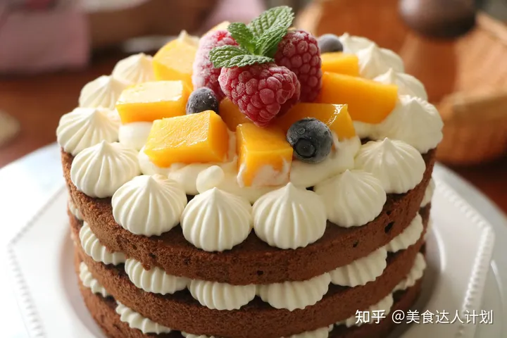 家里人过生日，花4小时匆忙做了一个蛋糕，跟买的一样，省钱了哈（过生日蛋糕流程）