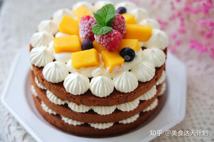 家里人过生日，花4小时匆忙做了一个蛋糕，跟买的一样，省钱了哈（过生日蛋糕流程）