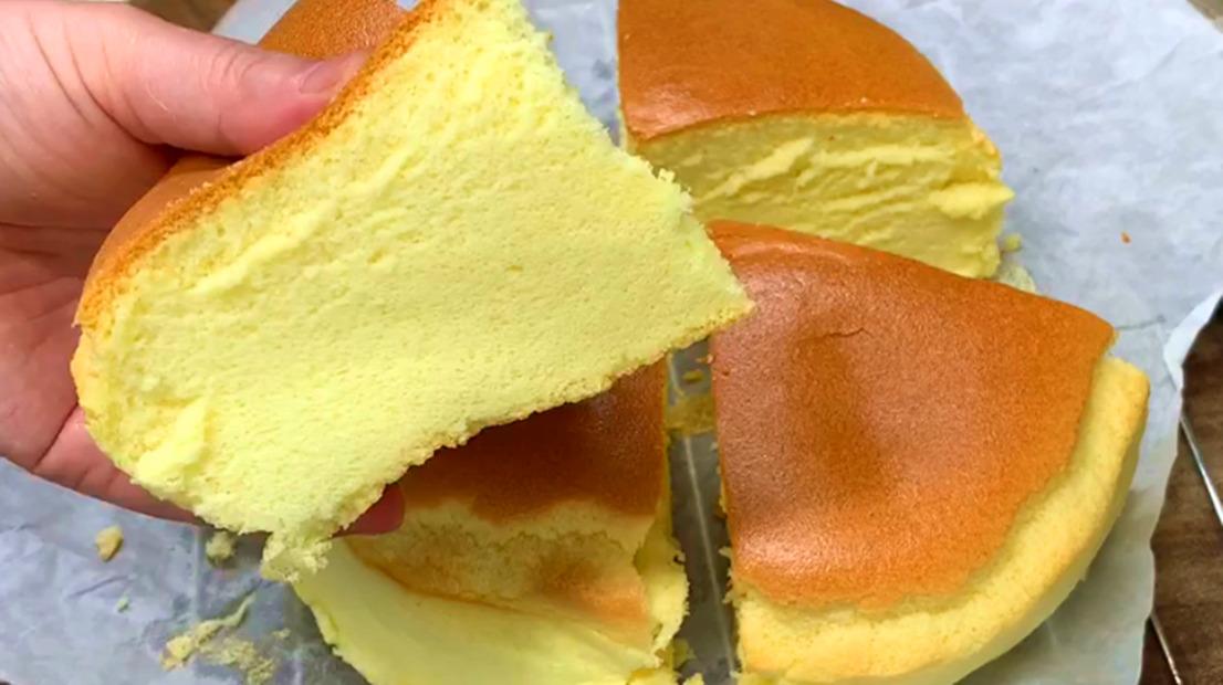 家里有鸡蛋和面粉，就能做蛋糕，不用烤箱，做法简单，比买的好吃（用鸡蛋面粉做的蛋糕）