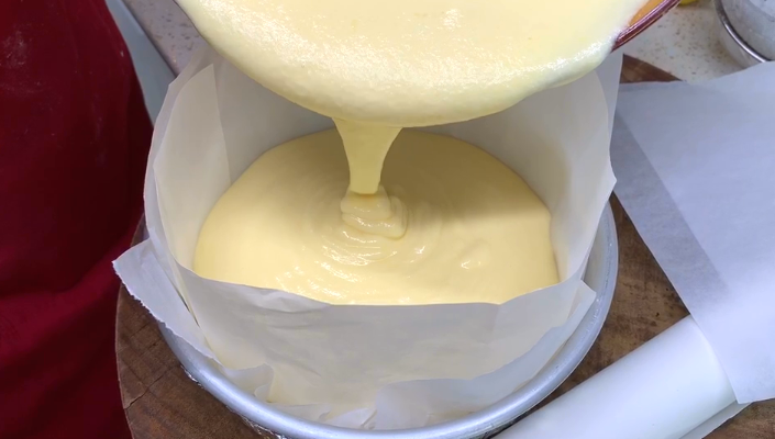 家里有鸡蛋和面粉，就能做蛋糕，不用烤箱，做法简单，比买的好吃（用鸡蛋面粉做的蛋糕）