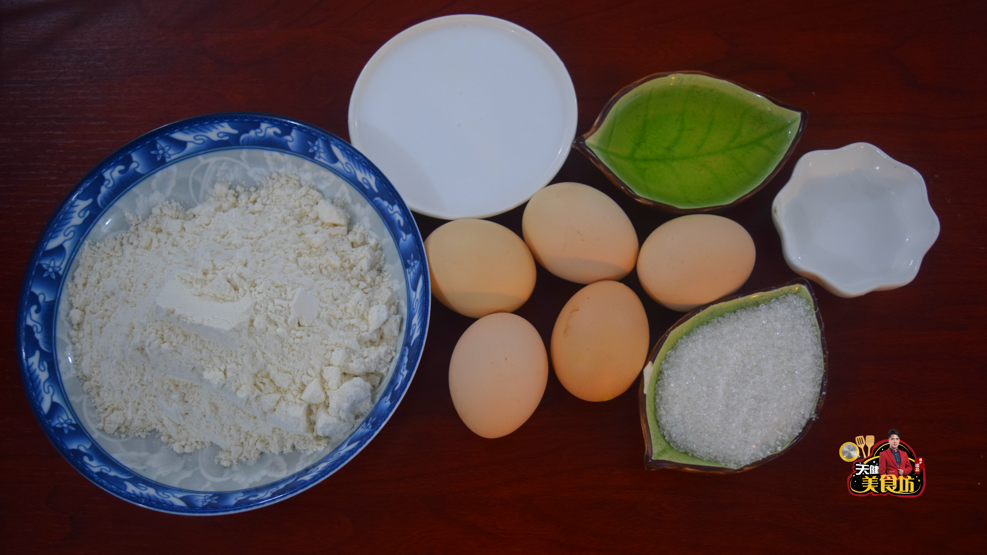 蛋糕最近火了，教你在家做蒸蛋糕，蓬松暄软不塌陷不开裂，零失败（怎样做蒸蛋糕又松又软窍门视频）