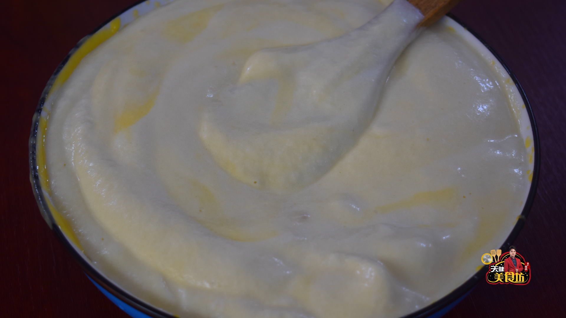 蛋糕最近火了，教你在家做蒸蛋糕，蓬松暄软不塌陷不开裂，零失败（怎样做蒸蛋糕又松又软窍门视频）