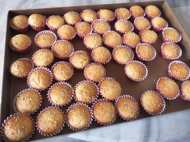 脆皮蜂蜜蛋糕的做法?蜂蜜脆皮小蛋糕的做法?（蜂蜜脆皮蛋糕的热量）