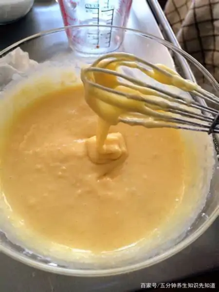 这么专业的蛋糕制作方法，大厨两步讲透撤，教你在家就能做出来（蛋糕制作简单方法视频教学）