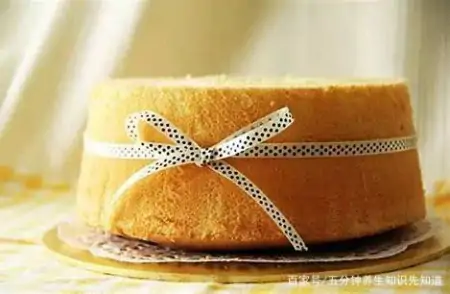 这么专业的蛋糕制作方法，大厨两步讲透撤，教你在家就能做出来（蛋糕制作简单方法视频教学）