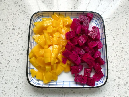 过生日还用买蛋糕吗？最详细的制作过程教给你，做法一看就会（过生日的生日蛋糕怎么做）