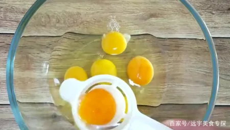 用电饭锅做蛋糕的简单方法，蛋糕零失败的做法比烤箱做的还柔软（用电饭锅做蛋糕的方法和步骤视频窍门图片）