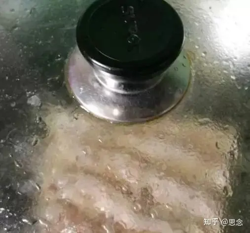 扣肉的做法：一煮二炸三泡四蒸五扣，香气扑鼻，爽口而不腻人（扣肉怎么做啊?）