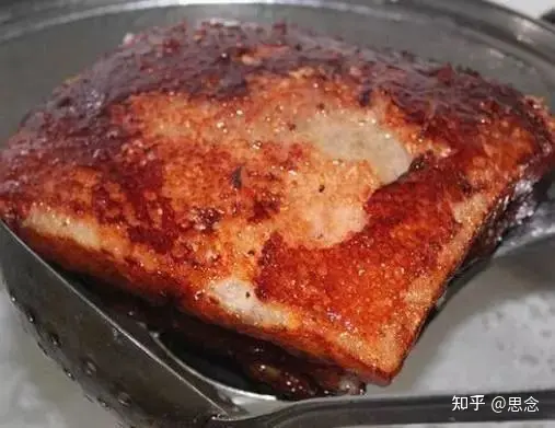 扣肉的做法：一煮二炸三泡四蒸五扣，香气扑鼻，爽口而不腻人（扣肉怎么做啊?）