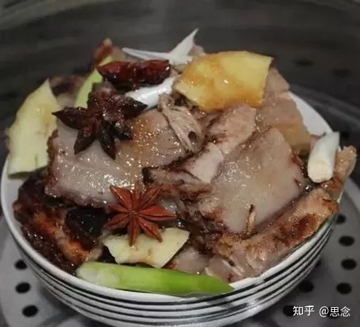 扣肉的做法：一煮二炸三泡四蒸五扣，香气扑鼻，爽口而不腻人（扣肉怎么做啊?）