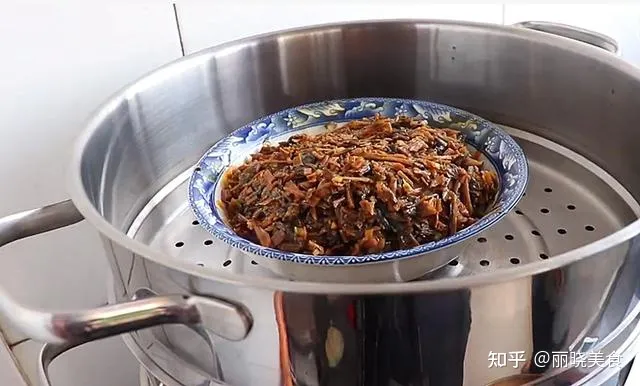 难怪酒店的扣肉那么好吃，原来诀窍这么简单，学会给家人露一手吧（扣肉教程）