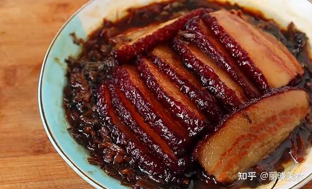 难怪酒店的扣肉那么好吃，原来诀窍这么简单，学会给家人露一手吧（扣肉教程）