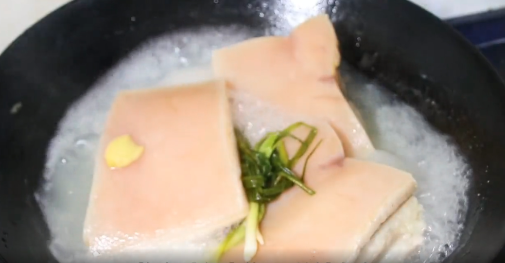 我把扣肉做绝了，五星级大厨都点赞，做法正宗，好看好吃不油腻（扣肉做法家庭做法视频）