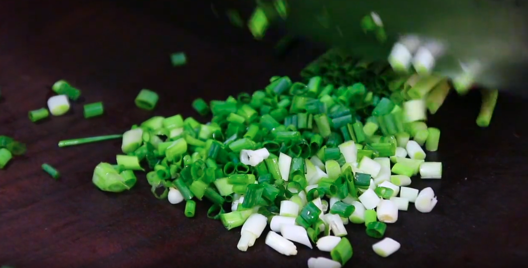 我把扣肉做绝了，五星级大厨都点赞，做法正宗，好看好吃不油腻（扣肉做法家庭做法视频）