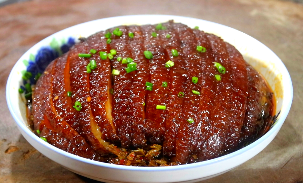 扣肉想要好吃有诀窍，做法和技巧都教给你，光看图片我流口水了（扣肉怎么做的步骤窍门）