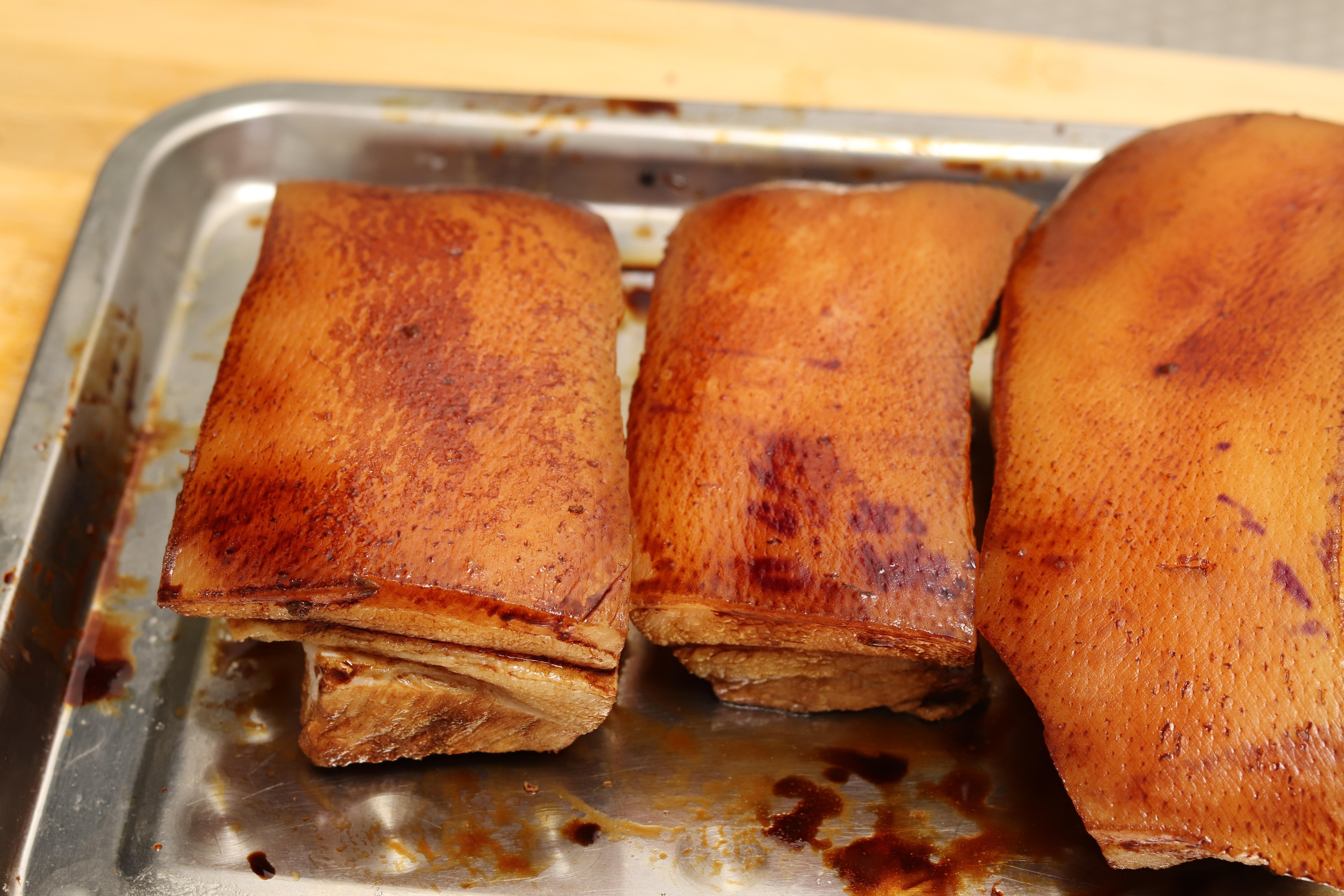 做扣肉时，牢记“2不放7窍门”，蒸出的扣肉肥而不腻，软烂入味（扣肉怎么蒸的又烂又快视频）