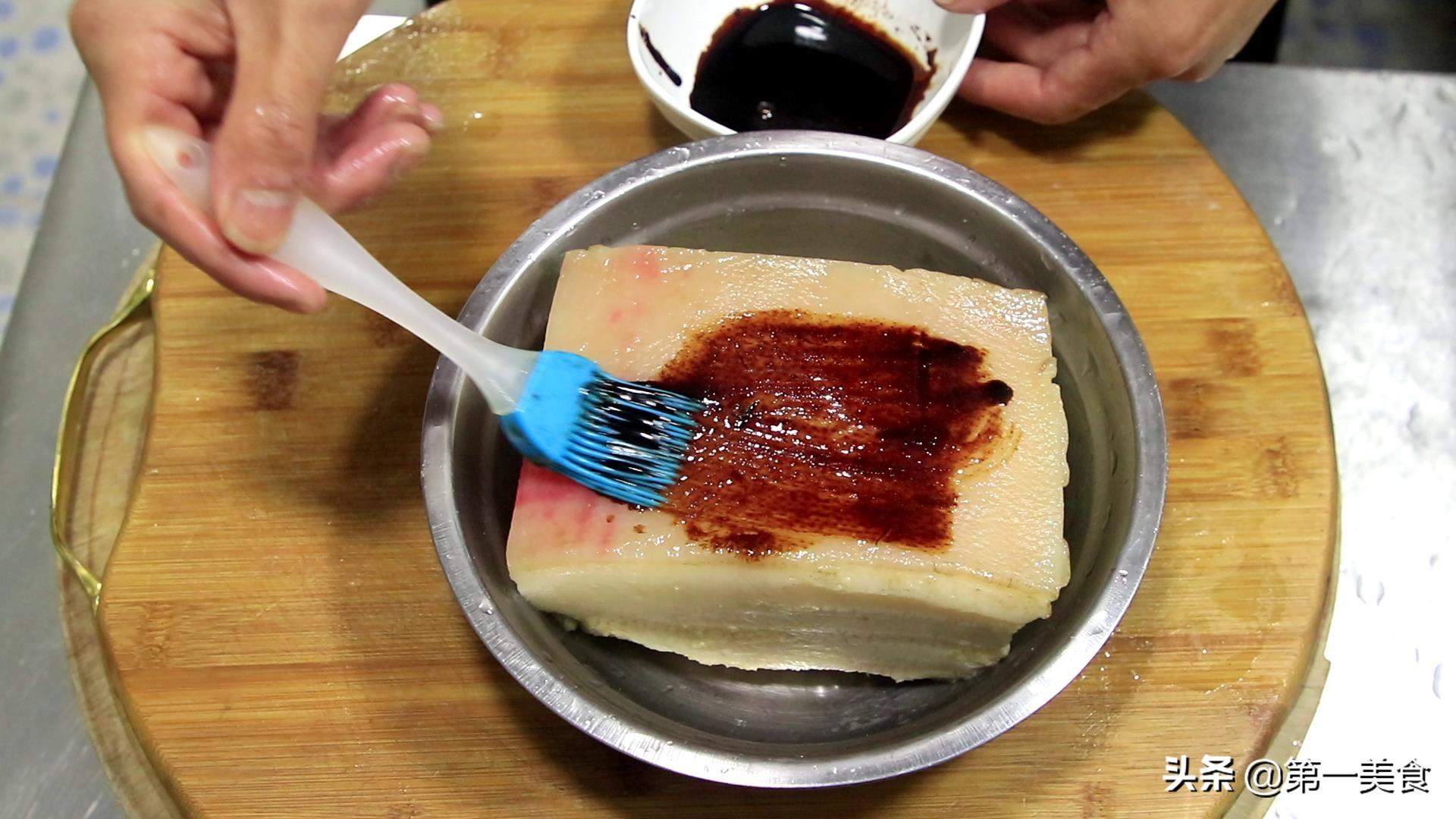 扣肉怎么做好吃?厨师长教你详细技巧，肉汁四溢，肥而不腻（扣肉要怎样做才好吃）