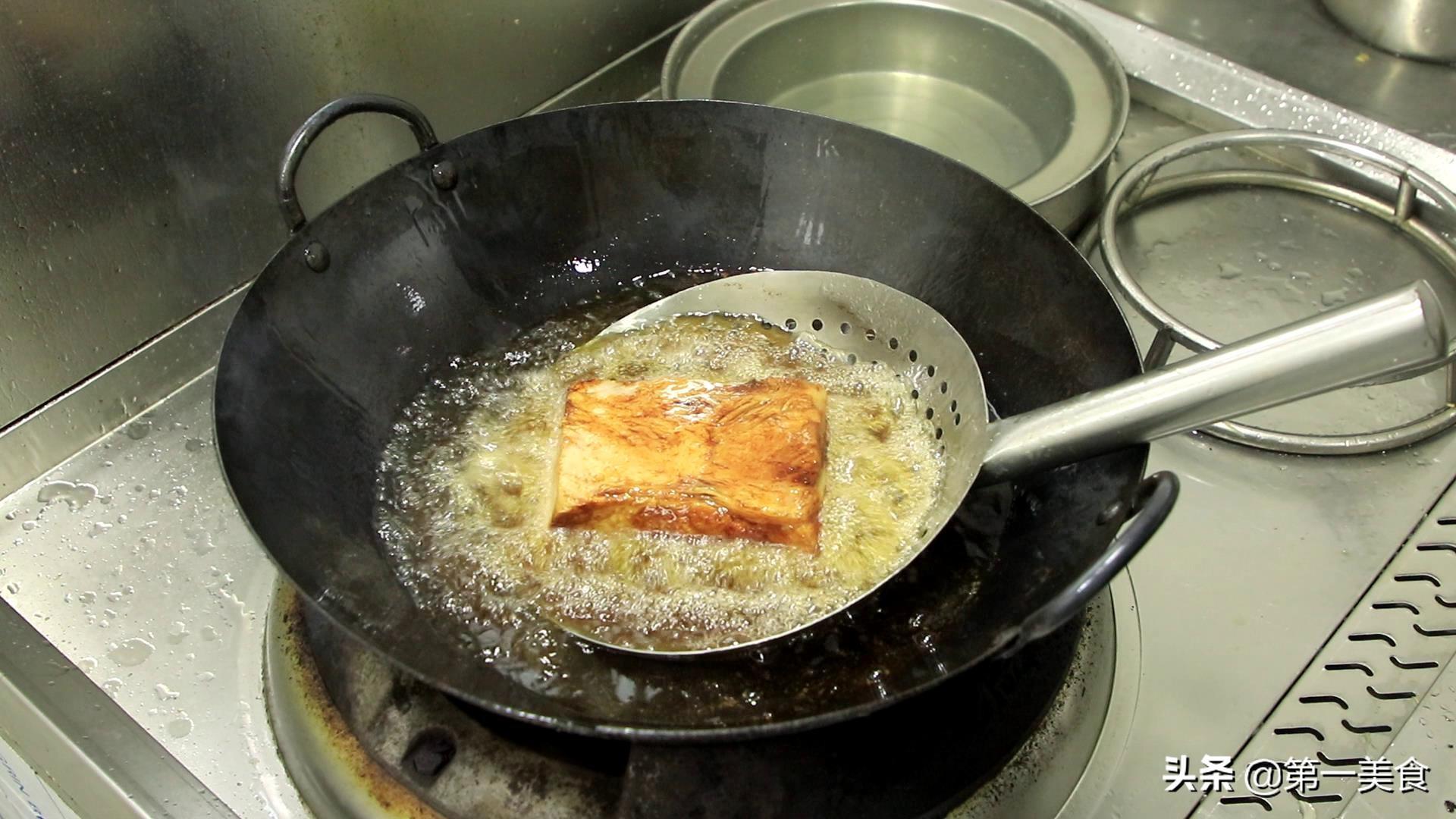 扣肉怎么做好吃?厨师长教你详细技巧，肉汁四溢，肥而不腻（扣肉要怎样做才好吃）