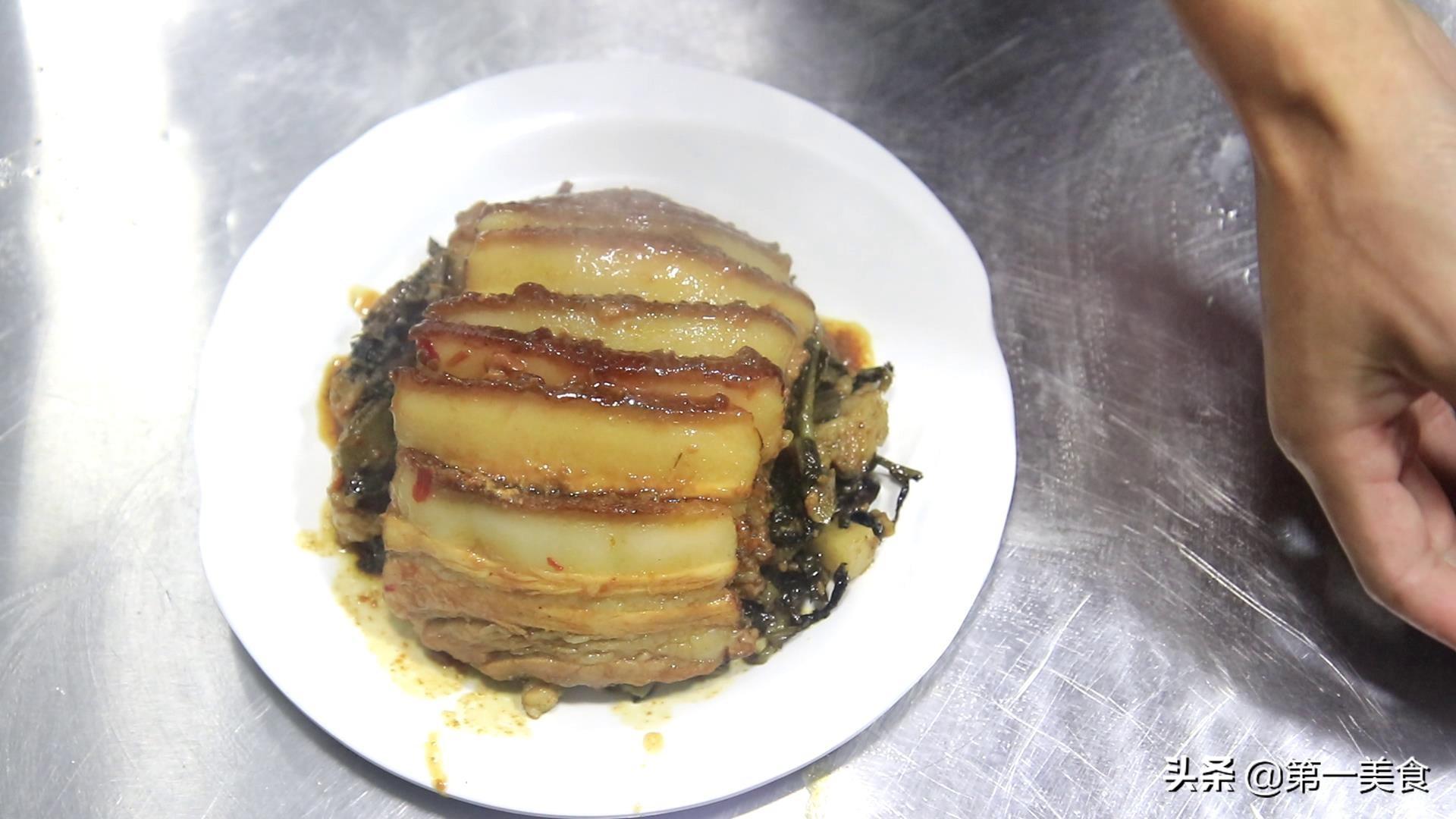 扣肉怎么做好吃?厨师长教你详细技巧，肉汁四溢，肥而不腻（扣肉要怎样做才好吃）