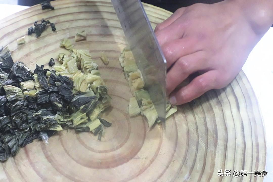 难怪饭店的扣肉那么好吃？原来诀窍这么简单，学会给家人露一手吧（扣肉怎么整）