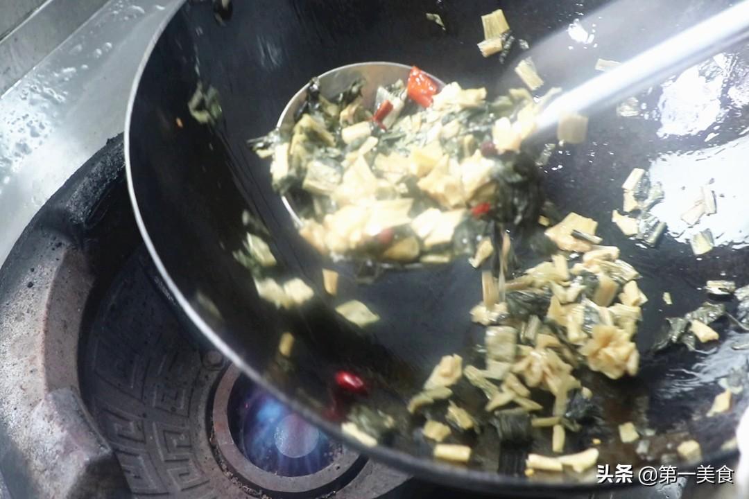 难怪饭店的扣肉那么好吃？原来诀窍这么简单，学会给家人露一手吧（扣肉怎么整）