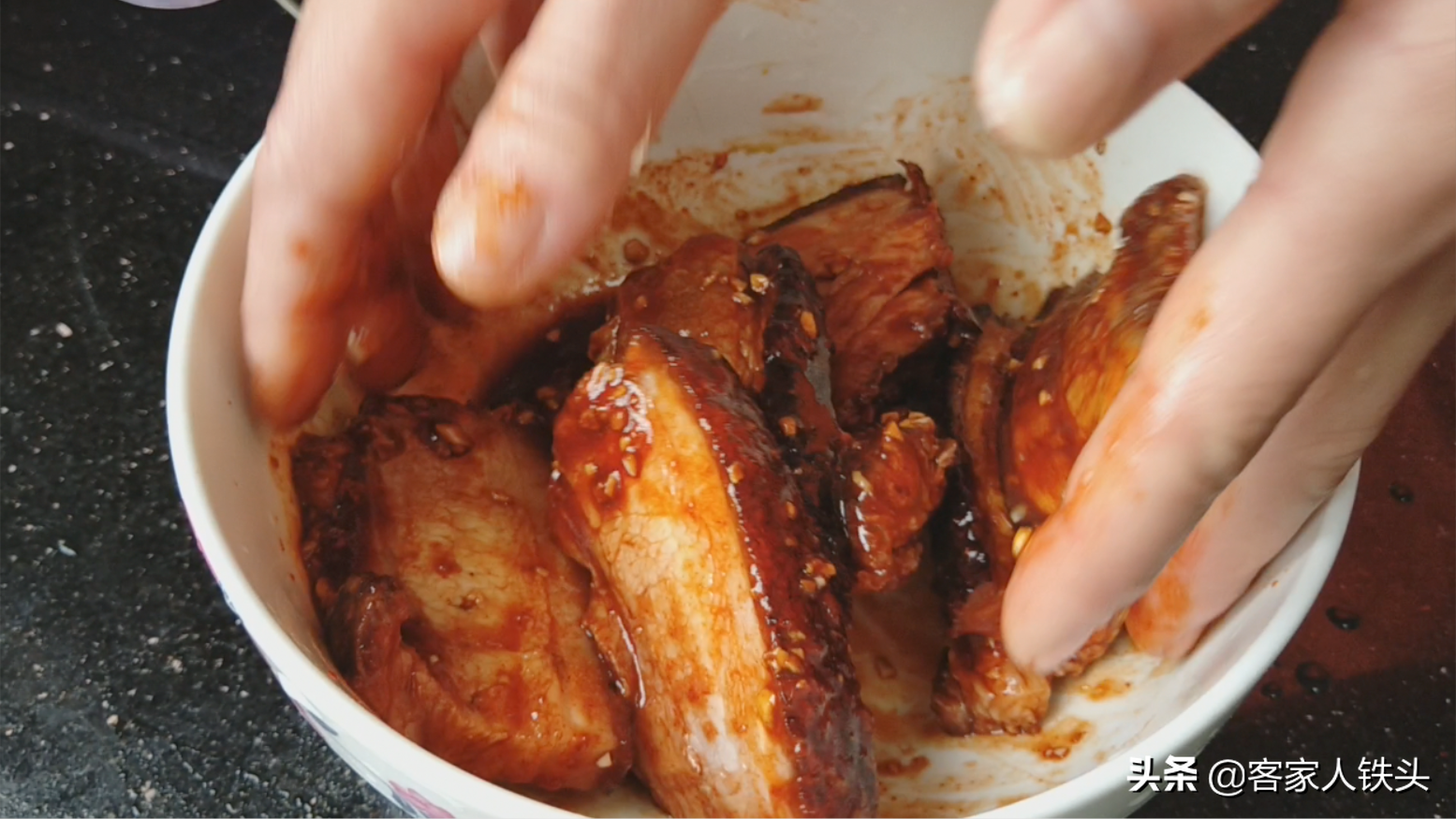 扣肉怎么做好吃？想要正宗美味，关键一步不能漏，出锅比饭店的香（扣肉这样做才好吃）