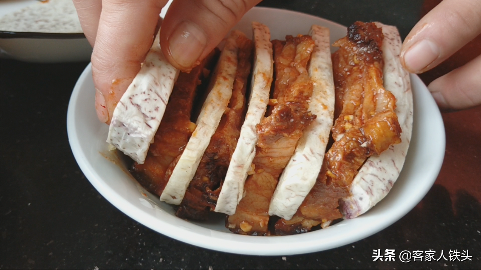 扣肉怎么做好吃？想要正宗美味，关键一步不能漏，出锅比饭店的香（扣肉这样做才好吃）