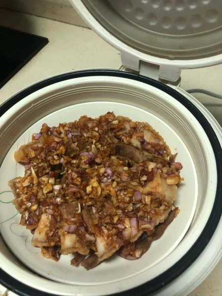 扣肉别再炒着吃了，教你懒人做法，不柴不腻，每次上桌都被抢光光（扣肉要怎么做才好吃又简单）